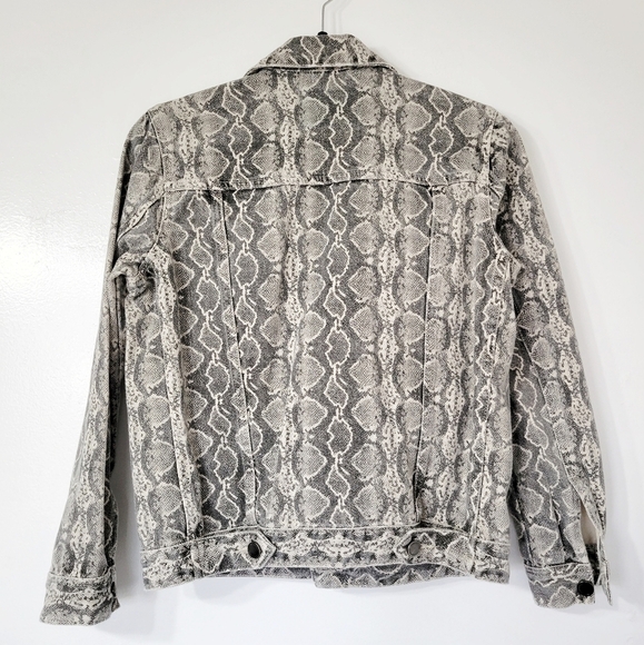 Blank NYC Women's Snake Along Python Print Denim Jacket size XS - Picture 7 of 12